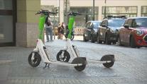 Sdílené elektrokoloběžky by měly v Praze skončit. Hlavní město s nimi už nepočítá