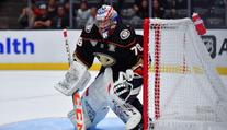 Rána pro českého mladíka z NHL. Po operaci kolene bude dlouho chybět