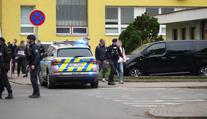 Vražda učitele v Michli: Podezřelého studenta předal policii jeho děda