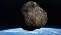 Asteroid velký jako dodávka pronásleduje Zemi. Rychle se k ní řítí
