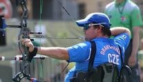 První medaile pro paralympioniky! Stříbrnou medaili mají lukostřelci