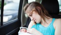 Hledají se andělé! Vzali stopaře, žena porodila na zadním sedadle