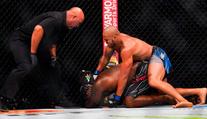 UFC má nového neporaženého šampiona, Gane nedal Lewisovi šanci