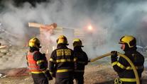 Majitelům shořel u Jablunkova srub za čtyři miliony