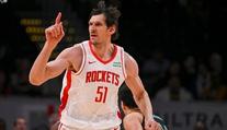 Hráč v NBA schválně minul trestný hod. Chtěl tím potěšit fanoušky soupeře