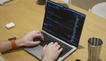 Firmy často zpracovávají citlivá data pomocí AI. Hazardují tím s bezpečností