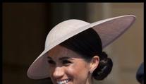 Trable vévodkyně Meghan: Na líbánkách málem přišla o kalhotky!
