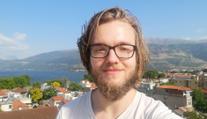 Janek před třemi týdny zmizel v Řecku. Poslal divnou SMS, říká zoufalá matka