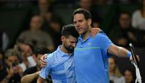 Legendy skončily v slzách. Del Potro ukončil kariéru exhibicí s Djokovičem