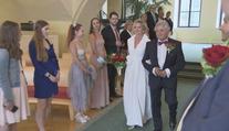 Změny od středy: Děti ve školách, lidé v obchodech v omezeném počtu