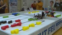 Roboti z celé ČR se utkali v netradiční disciplíně. Hráli legendární hru z 80. let