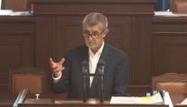 "Vyšetřujte si varlata," řečnil Babiš ve Sněmovně. Opozice zablokovala jednání