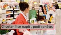 Těžký život pokladních: Při pití se schovávejte, nařizuje šéf! ANKETA