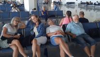 Na letišti v Tunisku uvízlo 180 Čechů. Nemáme jídlo ani informace, říká turistka