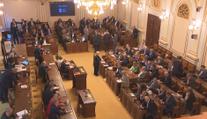 Čechům se usnadní volby. Poslanci po měsících schválili korespondenční volbu