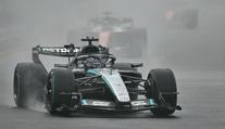 Russell přežil velké nebezpečí. Po startu sprintu šel do vedení, na konci kola boural