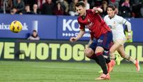 Totální selhání při panenkovském dloubáčku. Útočník z LaLigy je pro smích
