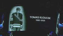 Ani v NHL nezapomněli. Ve slavné hale uctili památku Tomáše Kloučka