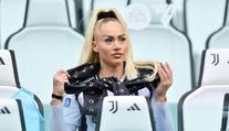 Fotbalová kráska a její přítel terčem zlodějů. Ukradli cennosti za 12 milionů