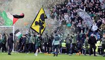 Čvančara rozhodl derby a rozpoutal chaos: Rvačky fanoušků, krev na jeho dresu