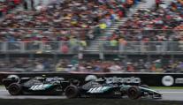 Virál z Formule 1. Maršál předvedl skok, který obletěl svět