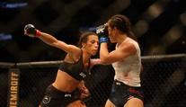 Bývalá šampionka Jedrzejczyková slaví v UFC další vítězství