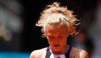 Siniaková začala kanárem, pak ale vypadla. Vondroušová je v osmifinále