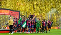 Barcelona slaví zisk Španělského poháru. Real porazila v prodloužení