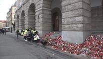 Studenti posbírali svíčky u filozofické fakulty. Vznikne umělecké dílo