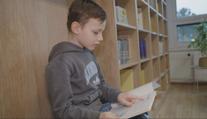 Pětiletý Samuel jde do školy. Učitelky se na geniální dítě připravují už teď