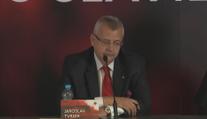 Dusno před volbami FAČR. Šéf Slavie Tvrdík dříve psal Berbrovi, nyní kritizuje kandidáta