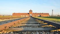 Turistka si stěžovala po návštěvě Osvětimi. Virální video rozzuřilo lidi