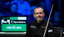 Chceš půjčit moje? Snookerový rozhodčí pobavil pomocí mistrovi světa