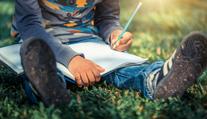 Chlapec (9) neměl respirátor. Test si musel napsat venku před školou