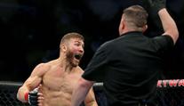 Sudí v UFC nezvládl zápas! Může být rád, že nedostal ránu, říká expert