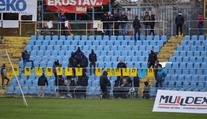 Hrajete za Košice, ne za vesnici, řvali fandové a donutili hráče svléknout se