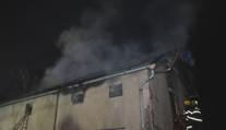 V Chocni hořela ubytovna. Před plameny utíkali dospělí i děti