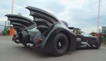 Batmobil zaparkoval na Moravě! Za 10 milionů se v něm projedete