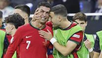 Plakal a pak schytal kritiku. Ronaldo po smolném Euru vrací úder