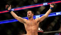 Po roce je zpět! Rockhold donutil svého soupeře odklepat