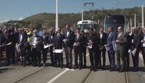V Praze otevřeli nový most. Uleví hromadné dopravě, auta mají zákaz