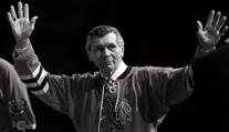 Zemřel Stan Mikita. Slovák, který v NHL vymyslel zahnutou čepel