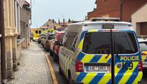 Střelba v Kostelci nad Černými lesy: Dva mrtví, podezřelého policisté zadrželi