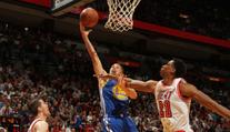 Warriors se nadřeli! Proti Miami otáčeli v poslední minutě