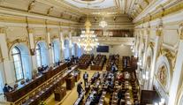 Sněmovna schválila kurzarbeit, poslanci se vrátili i ke stavebnímu zákonu
