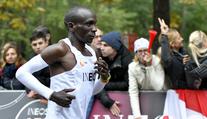 Magická hranice padla! Kipchoge zaběhl nejrychlejší maraton