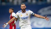 Tohle by neprošlo každému. Benzema na Valentýna poslal růže svým bývalkám