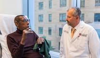 Pomahačův tým změnil další život! Tvář transplantoval prvnímu Afroameričanovi
