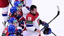 Hokejisté vypnuli sociální sítě: Kritiku nečtou, Bouzková fandí soupeři