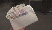 Na zaplacení faktur bude 30 dní, navrhuje Brusel. Ekonomové před tím ale varují